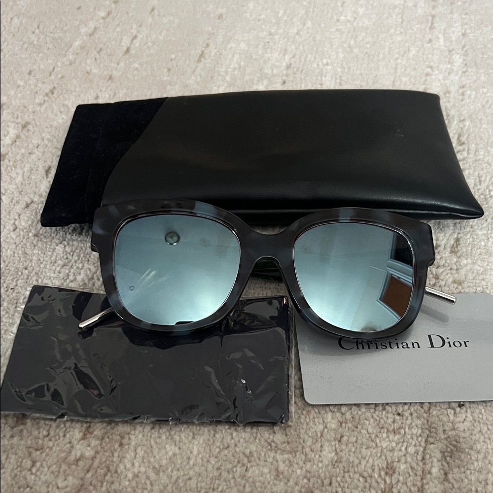 Very Dior 1N Sunglasses Blue/Brown Tortoise Frames with Green Logo Embossed Arms